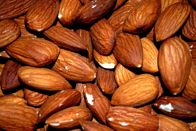 eating almonds for your skin